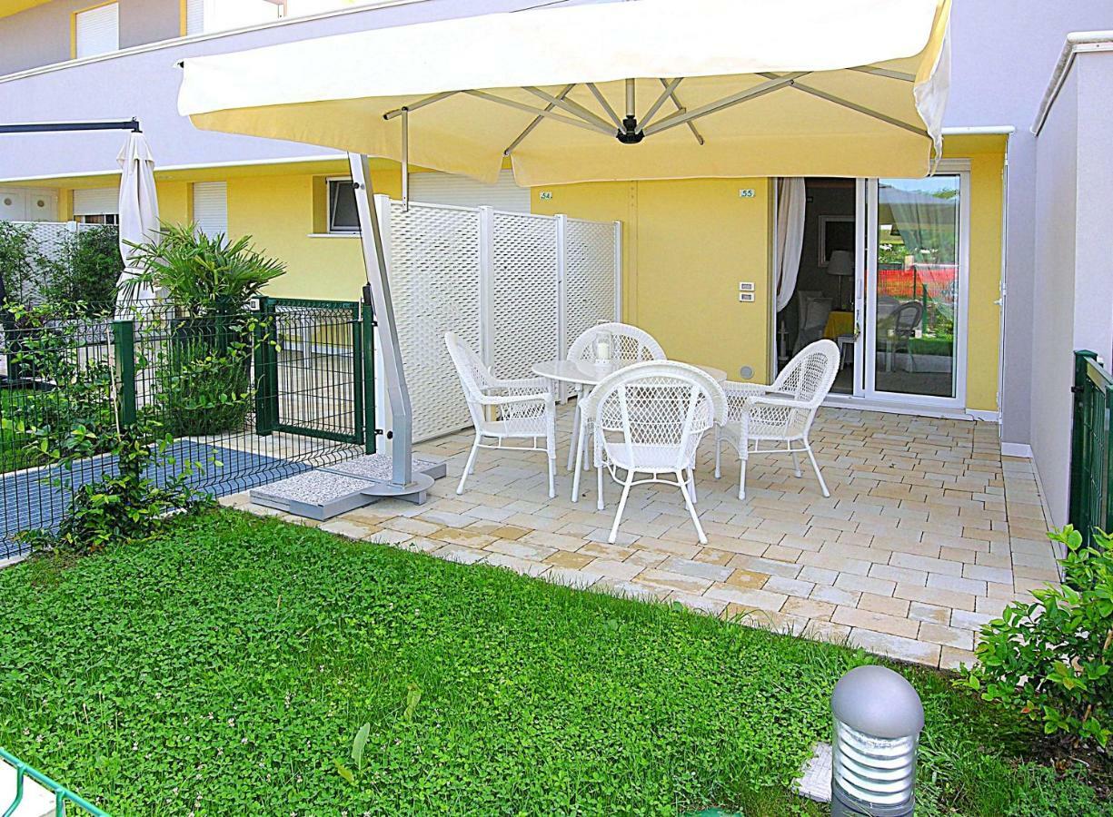 Bosco Dell'Impero Nettuno Lägenhet Bibione Exteriör bild